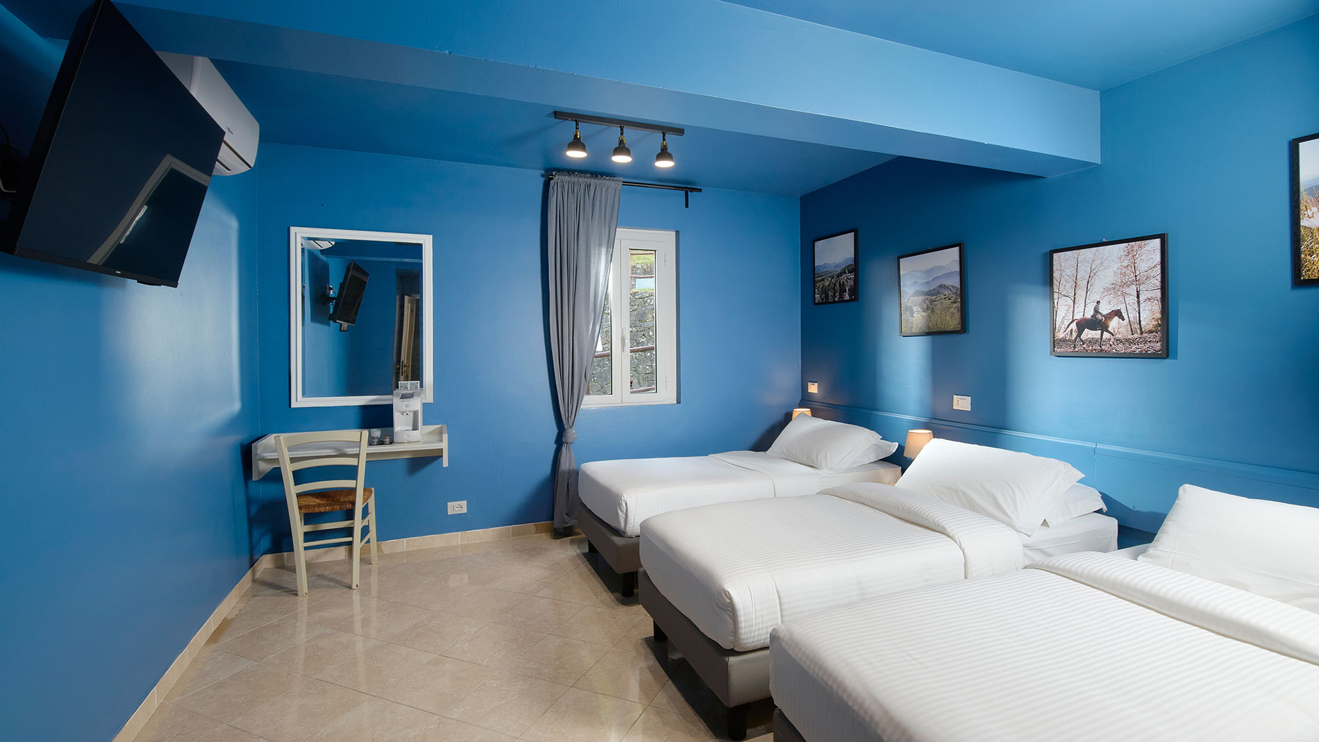 shared triple room
